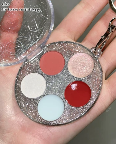 fwee フィー DIY パレット 韓国 コスメ アジト 限定 アイシャドウ リップ グリッター キーリング 持ち歩き