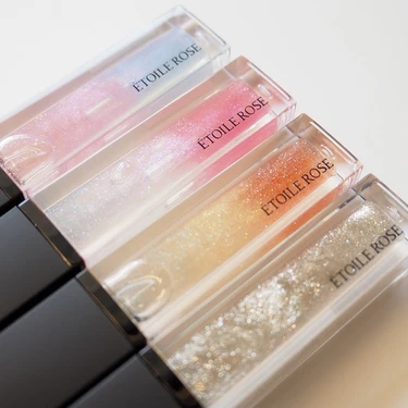 「エトワルローズ 3Dオイルリップ」のラメ感