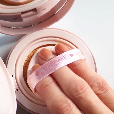 「キャンメイク フィットグロウクッション」のパフ