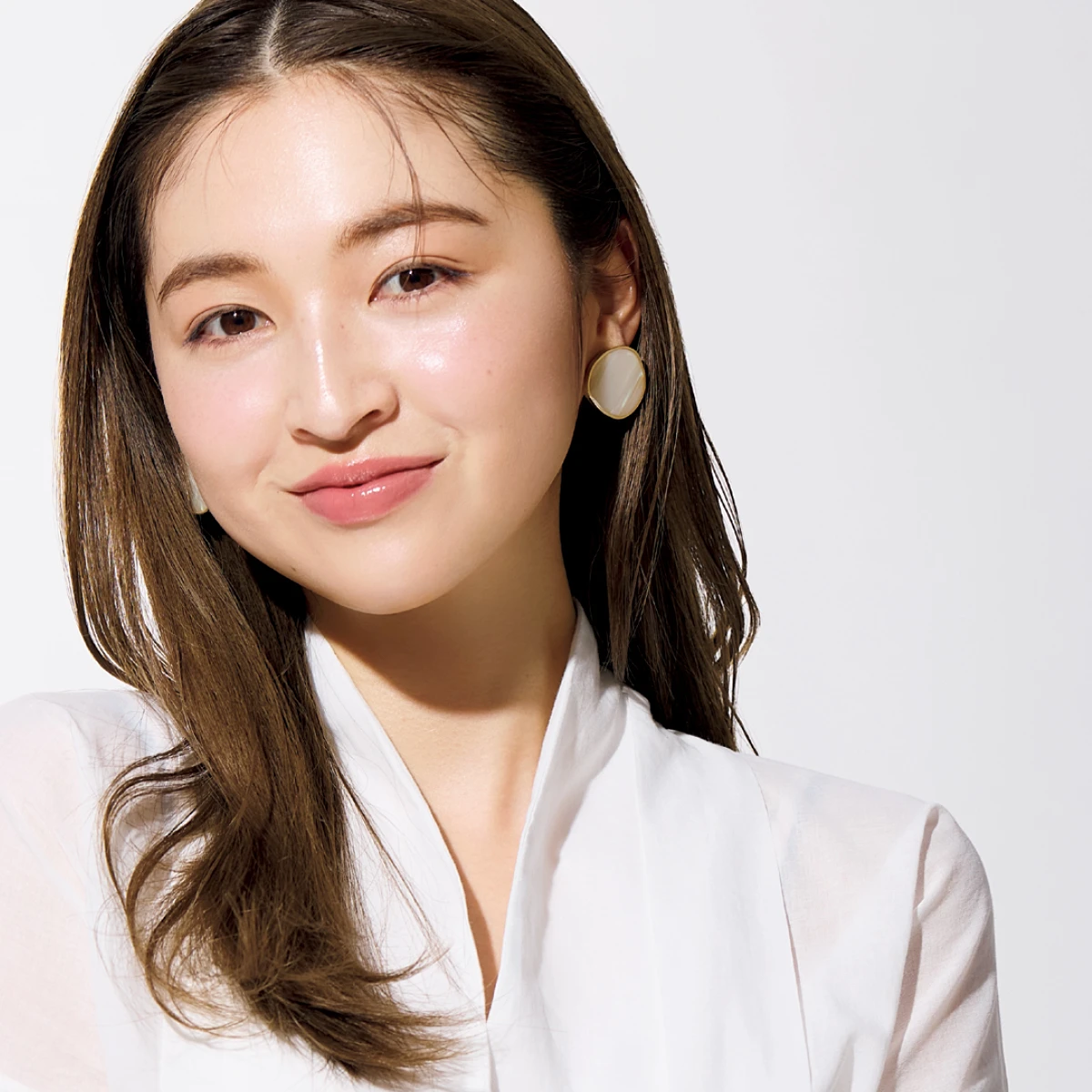 高温多湿の夏も怖くない！ 美賢者に聞いた崩れないメイクのコツ。おすすめコスメも