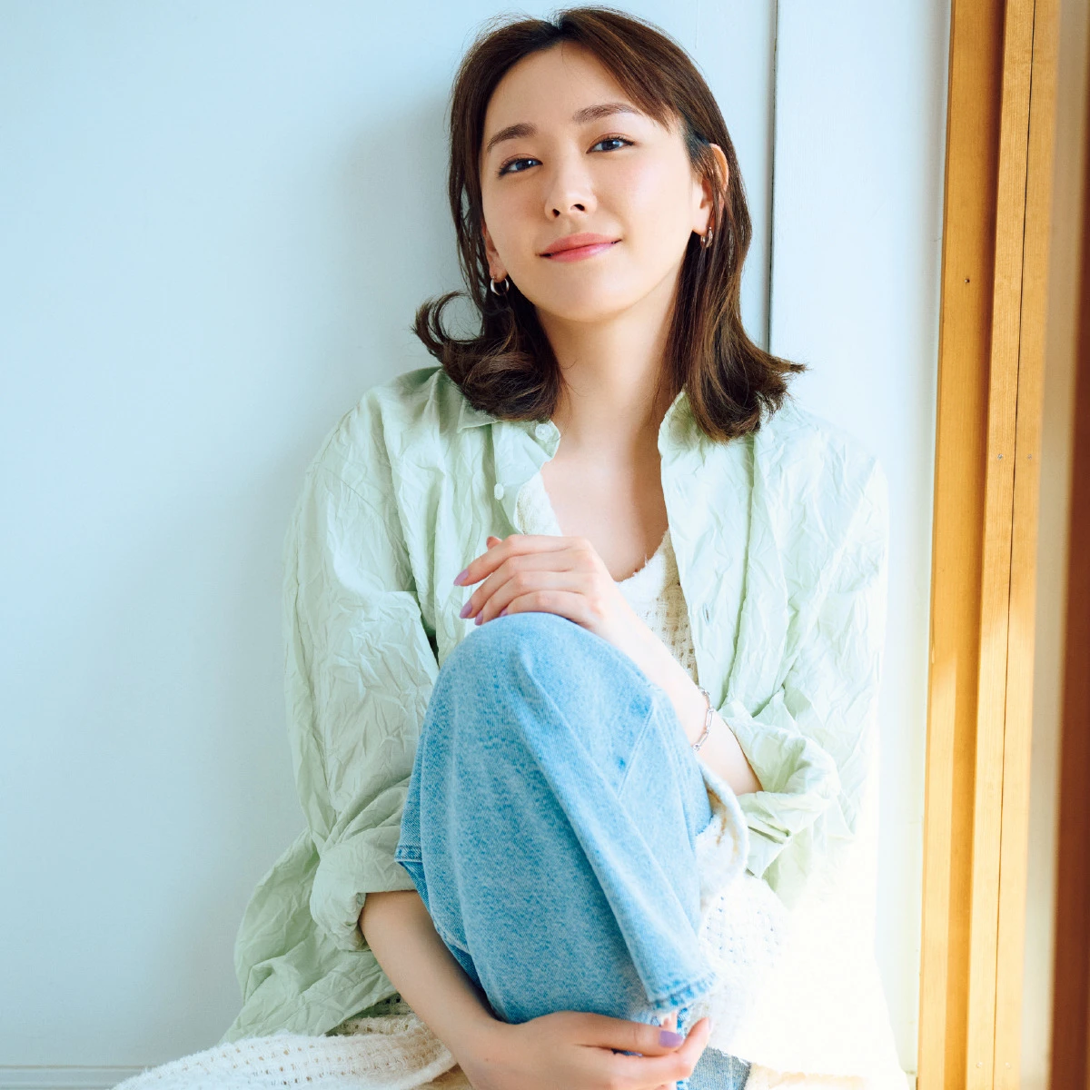 新垣結衣さんが語る、健やかなマインドの秘密。「人間は多面的。いろんな“らしさ”があっていい」