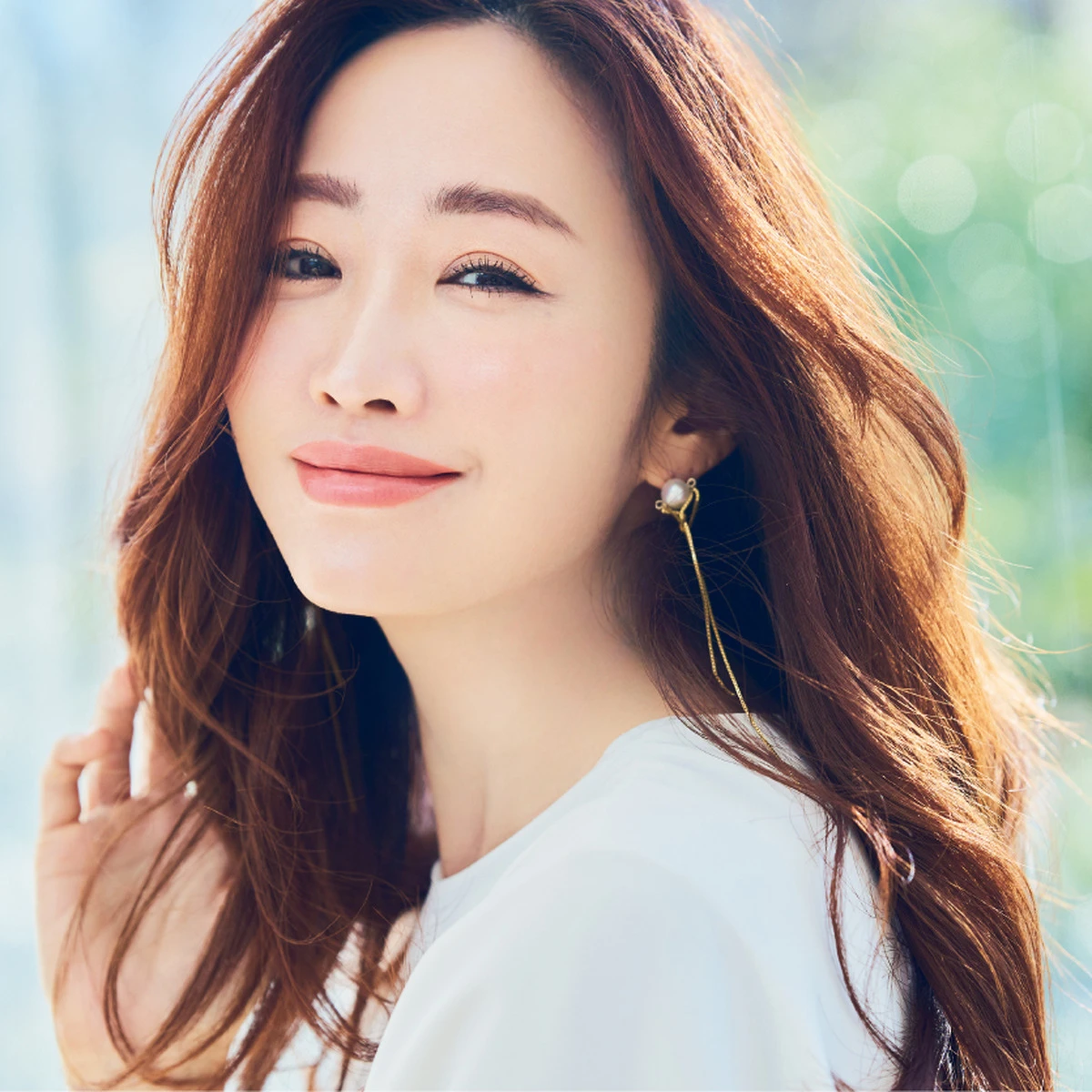 神崎 恵さんが提案。久しぶりの「再会」の日のメイク&ファッションは品の良さが絶対条件
