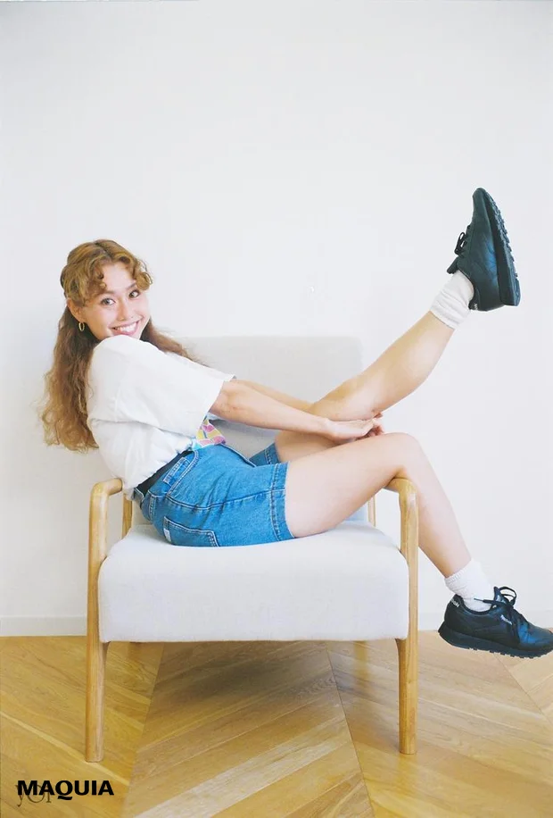 peco　インタビュー　笑顔　全身