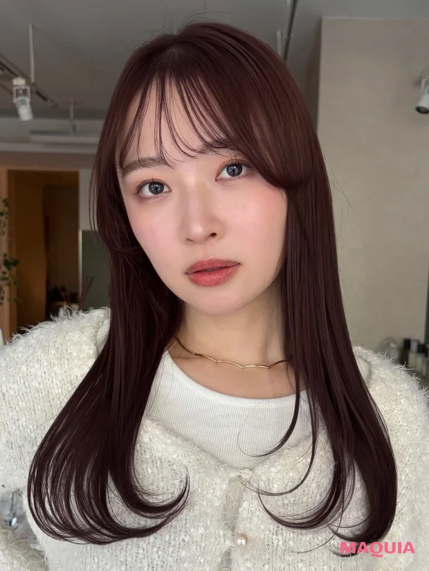 髪型　ロング　ロングヘア　シースルーバング　暗髪　正面