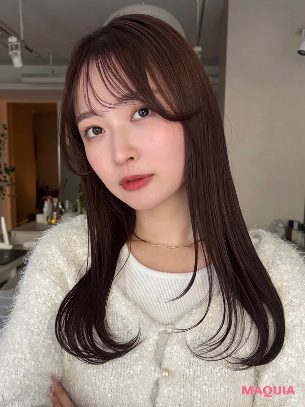 髪型　ロング　ロングヘア　シースルーバング　暗髪　正面