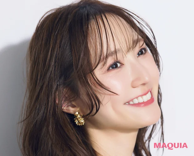 ニュアンス巻き ゆるふわ巻き のポイント 顔まわりの内巻き毛束は小顔印象をサポート