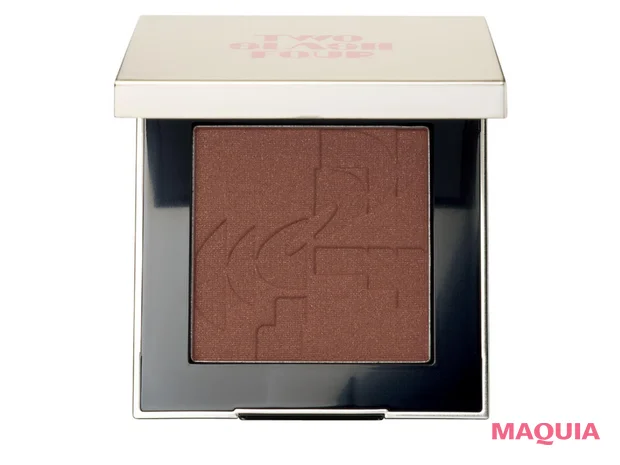 ヘア＆メイク 岡田知子さんが元宝塚歌劇団 舞空瞳さんをメイク TWO SLASH FOUR オールオーバーフェイス ブラッシュ 03