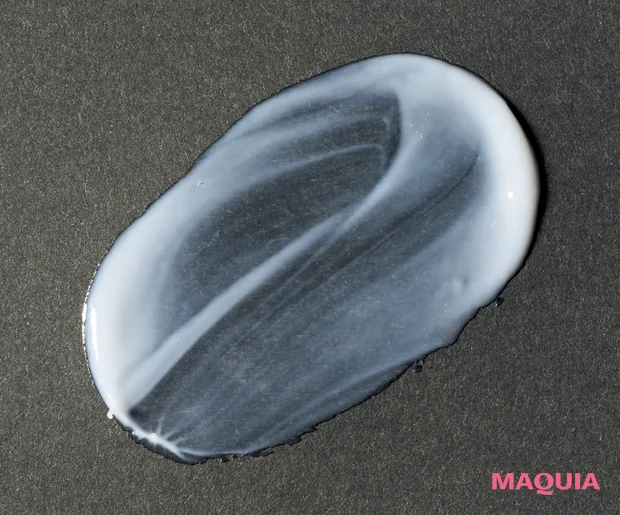 マキア ブライトニング・UVグランプリ ジェル・クリーム部門 シャネル エクラ プルミエ ブライト シルキー クリーム 塗り広げたときの状態