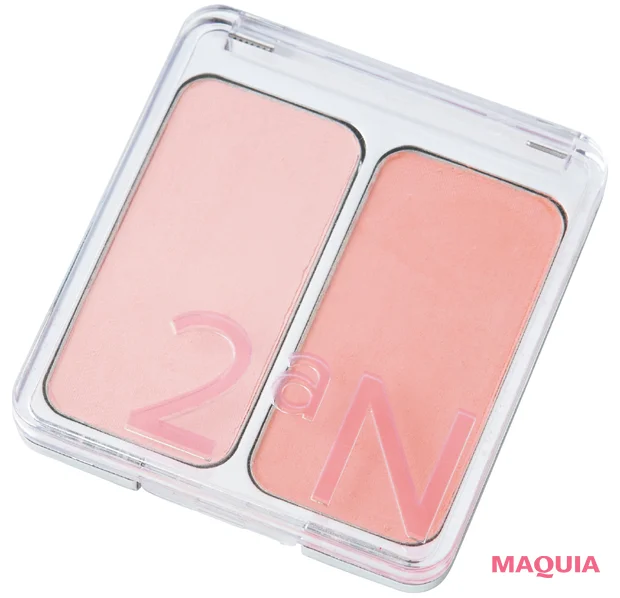 美容家 小林ひろ美さんのおすすめコスメ　2aN デュアルチーク 02