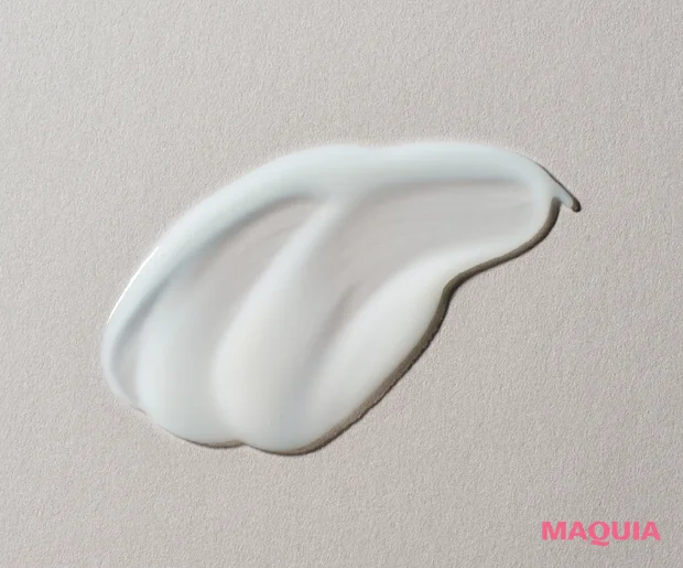 マキア ブライトニング・UVグランプリ 乳液部門 エリクシール ブライトニング エマルジョン ca 塗り広げたときの状態