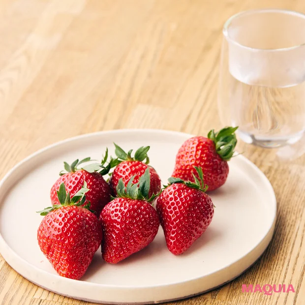 山本舞香　板野友美　美活　ライフスタイル　イチゴ　苺　白湯