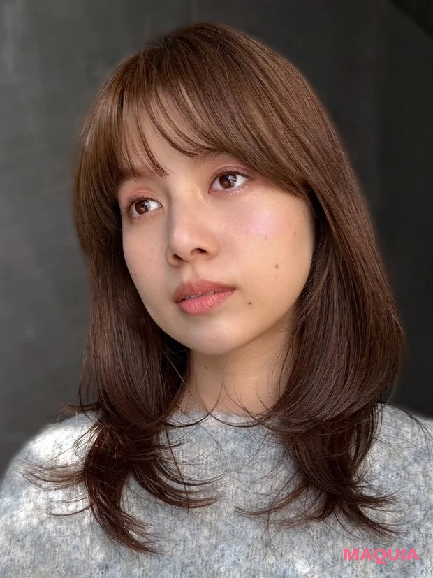 髪型　ミディアムレイヤー　ミディアムヘア　スタイリング