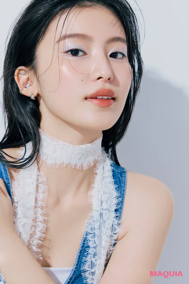 シングルアイシャドウ　ヘア＆メイク　辻村友貴恵　ブルーアイシャドウ　アイメイク　小川季奈　似合う　使い方