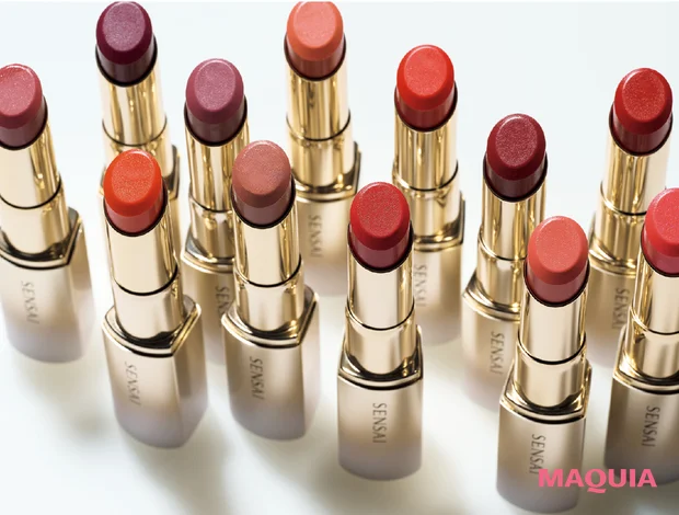 美容愛好家 野毛まゆりさんおすすめの新作コスメ　カネボウ化粧品　センサイ　モイスチャー インテンスリップスティック　カラー展開は12色