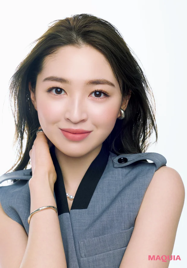 「ぷっくり幼い丸み頬」タイプのチークの入れ方HOW TO！ おすすめコスメ＆ブラシも紹介