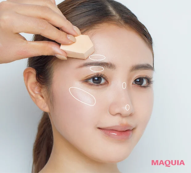 ヘア&メイク 福岡玲衣さんおすすめの2026年春ベースメイク ハイライトはスポンジでオン