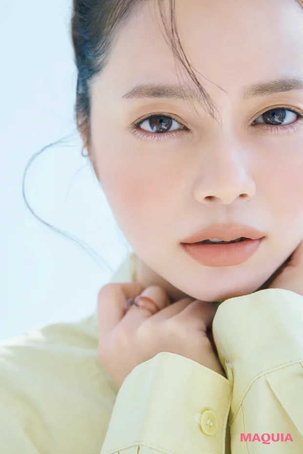 マットブラウンのリップ&チークコスメにおすすめのメイク