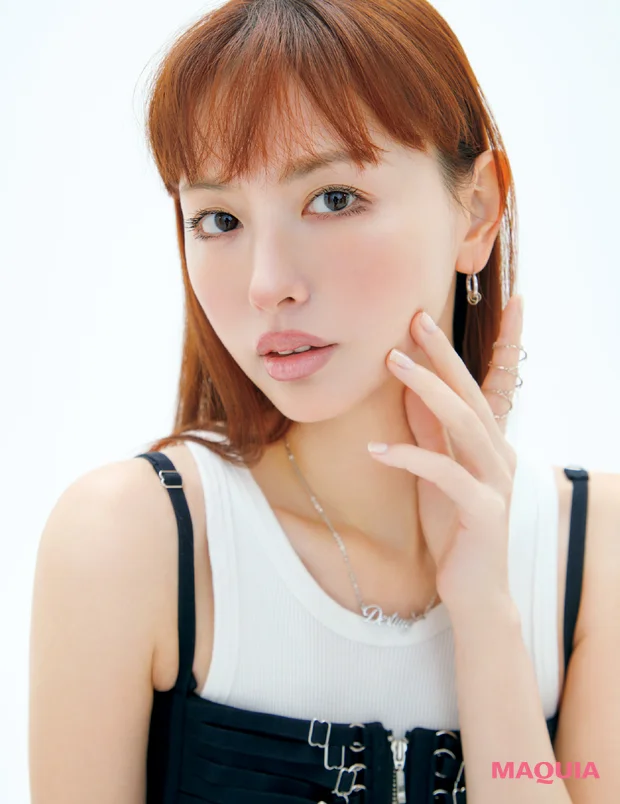 鈴木えみ 【令和版・平成メイク】ヌーディーリップは「白み系」から「白みピンク」にアップデート! イガリシノブさんが指南