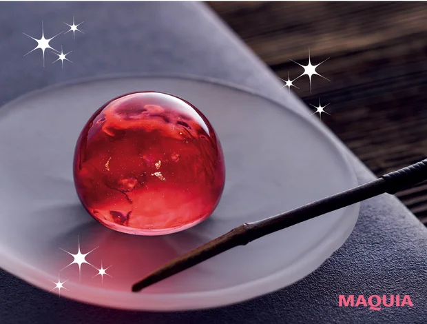 美容愛好家 野毛まゆりさんおすすめの新作コスメ　カネボウ化粧品　センサイ　モイスチャー インテンスリップスティック　和菓子の「錦玉」からインスパイアされた透明感と色彩美