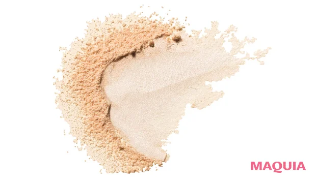 2026最新 ヘア＆メイク 長井かおりさんおすすめのパウダー SUQQU オイル リッチ グロウ ルース パウダー e 01 テクスチャー