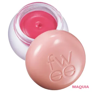 ペールピンクのリップ＆チークコスメにおすすめのメイク fwee リップアンドチーク ブラーリープリンポット ND02