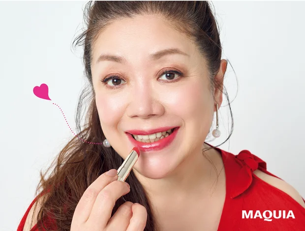 美容愛好家 野毛まゆりさんおすすめの新作コスメ　カネボウ化粧品　センサイ　モイスチャー インテンスリップスティック　リップクリームいらずのなめらかさ