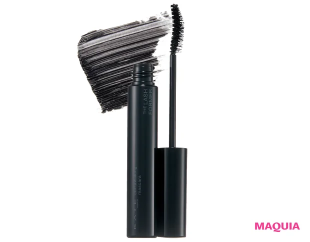 岡田知子さんが受賞コスメでミニマム&ラグジュアリーメイク【MAQUIAベストコスメ2023下半期】_4