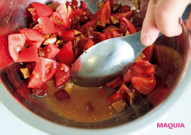 マキア 夏バテ 食べ物 レシピ 薬膳 トマトの赤いサラダ 3