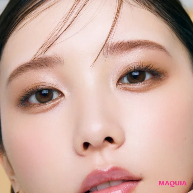 元乃木坂46　与田祐希 アイメイク ラメ エトヴォス ミネラルアイバーム シルバージュエル