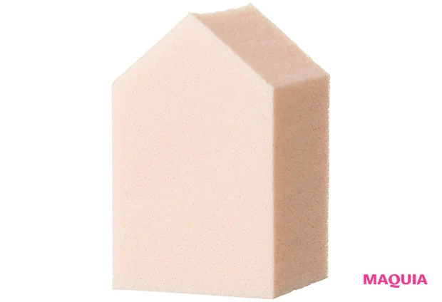 人気アーティスト・𠮷﨑沙世子さんの推しメイクツール。リリミュウのブラシでリップが洒落る！_3