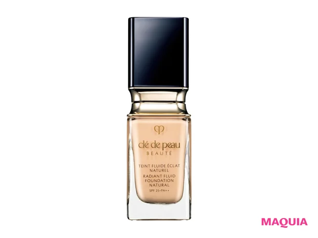 タンフリュイドエクラ ナチュレル オークル10 SPF 25・PA++ 35ml ¥14300/クレ・ド・ポー ボーテ