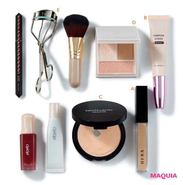 美容のプロのポーチの中身。皮脂オフ、血色up、スマートなお直しのヒントが満載!_13