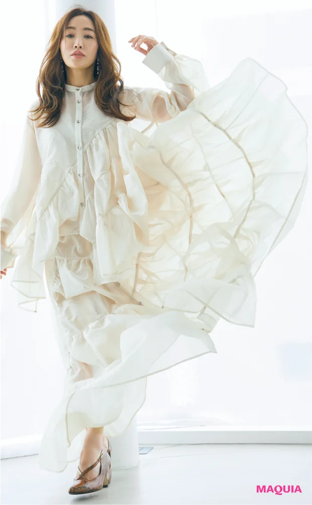 マキア　神崎恵　メイク　ファッション　ベージュ　2