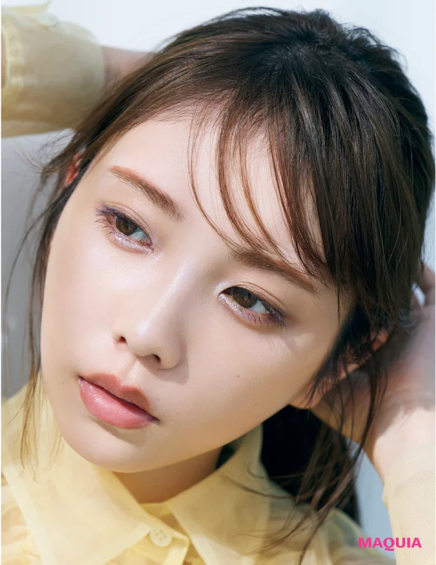 春新色でしたいトレンドメイク 元乃木坂46 与田祐希 オーロラ肌仕上がり