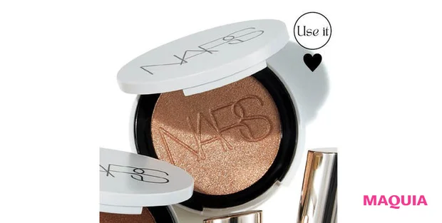 シワを取るおすすめハイライト NARS ライトリフレクティング ルミナイジングパウダー 04424