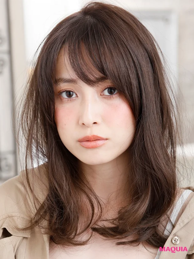 小顔効果バツグンのサイドバングで、一枚ウワテなおしゃれロングに！