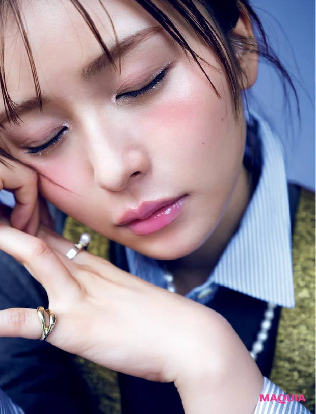 長濱ねる 冬メイク 20025 coldgirlメイク グリッターアイ