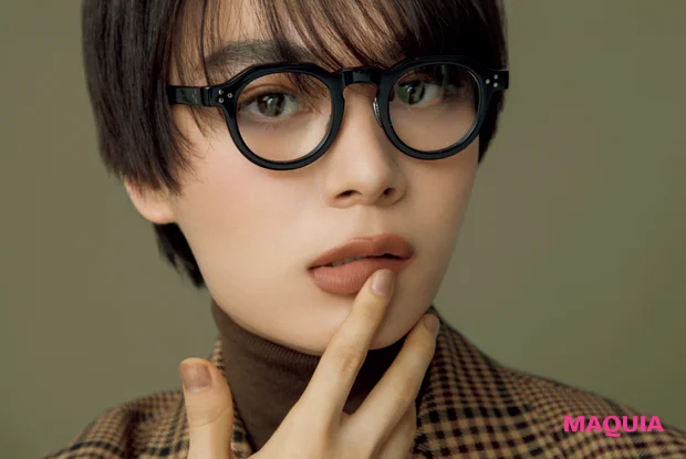 大西流星さん「ほろ苦ブラウニーメイク」で大人な表情に。今季は、THREEのブラウンパレットに注目