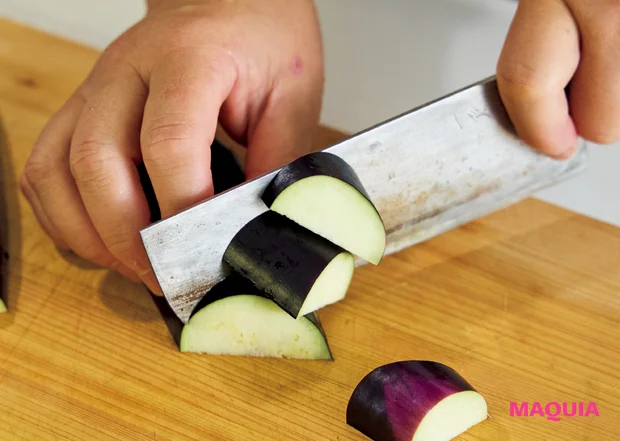 マキア 夏バテ 食べ物 薬膳 レシピ なすのピーナッツバター炒め 2