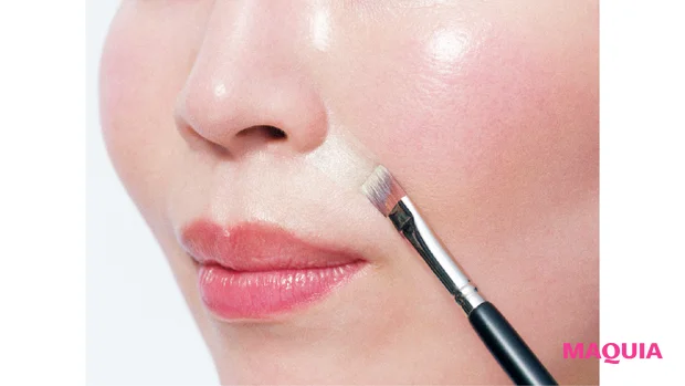 鼻まわりの崩れにくい仕込みメイク