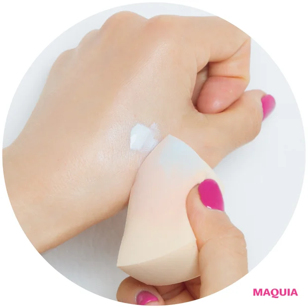 ヘア&メイク paku☆chanさんおすすめの2026年最新ベースメイク コントロールカラーをスポンジで塗布