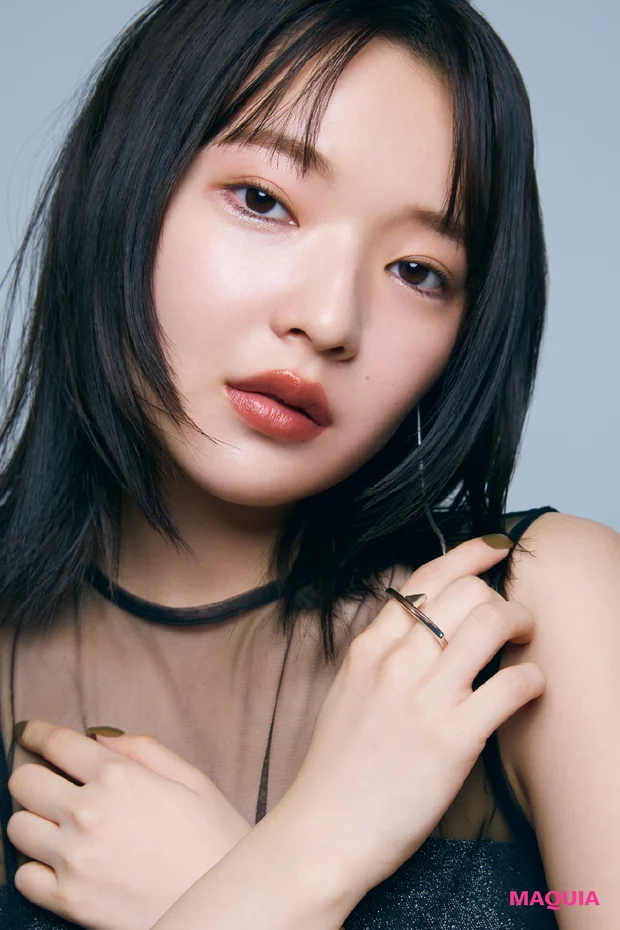 大粒ラメは、下まぶたor目まわりに効かせて視線をキャッチ。Lakaのプチプラシャドウが大活躍！【MAQUIAプチプラコスメグランプリ2025】_3