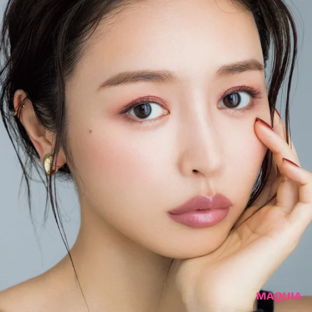 Look02 疑似涙袋で愛されEYE