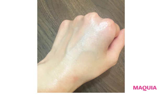 肌がゆらいだときにも使えて助かりました。塗るだけで透明感が高まる潤い感。