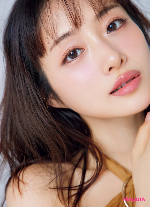 【石原さとみさん】春に似合う「ピンクメイク」「赤リップメイク」のやり方をご紹介！ 美容・日常に関するインタビューにも注目