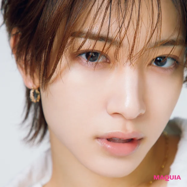 【KEY TO LIT(キテレツ)中村嶺亜さん】アイドルを超えてもはや美容家。最新・最愛ブライトニング& UVコスメ10選を発表