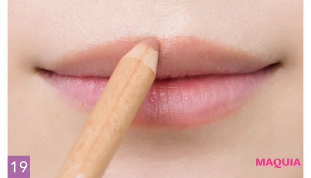 櫻坂46 守屋麗奈 セルフメイク 秋 上唇をオーバーにリップラインを縁取る