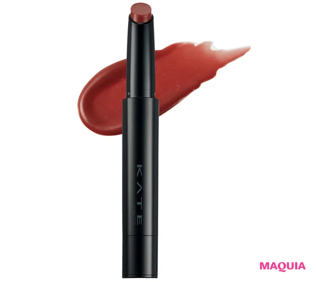 守屋麗奈さん、赤みリップで大人のきれいを更新。1枚で決まる黒オールインワンと好バランス_4