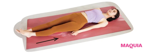 寝ながら行う骨盤ストレッチ