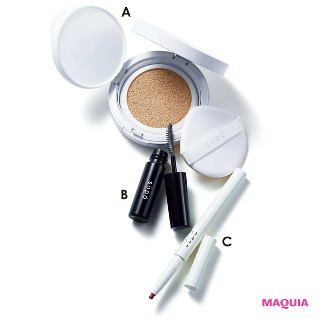 Aクッションファンデーション 01 SPF40・PA+++ ¥1815、Bカラーマスカラ 05 ¥935、Cパウダー&ライナー 01 ¥1265/sopo